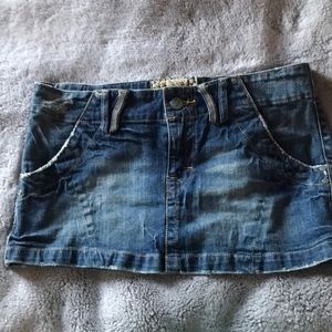Short mini jean denim skirt